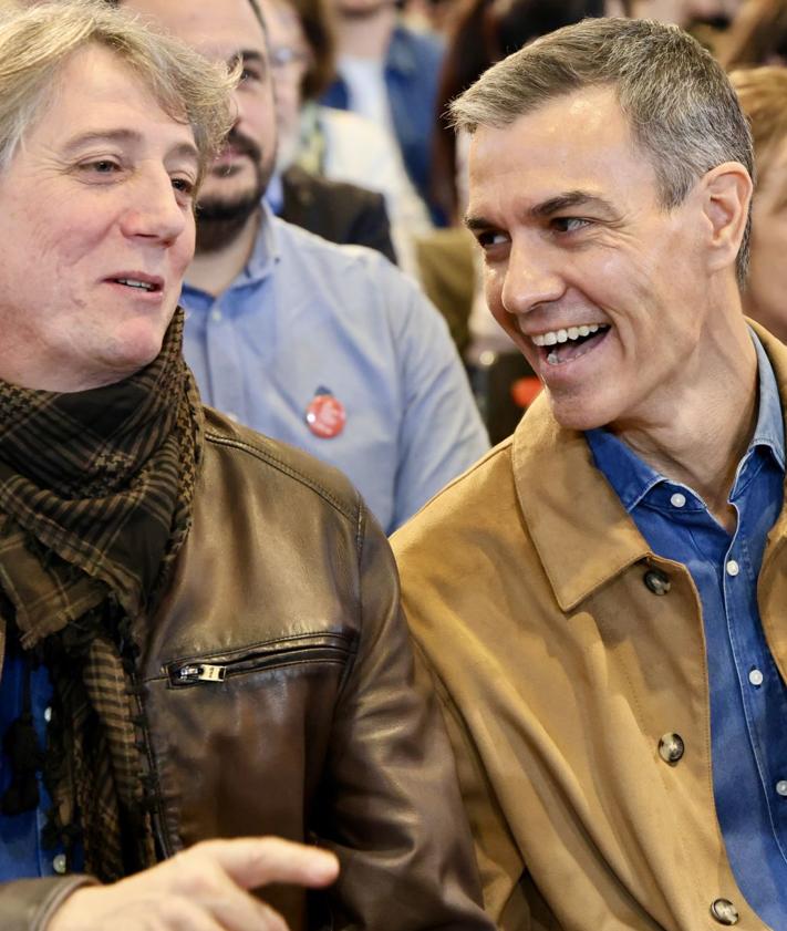 Imagen secundaria 2 - Rubio y Cendón intervienen; Martínez y Sánchez sonríen en primera fila.